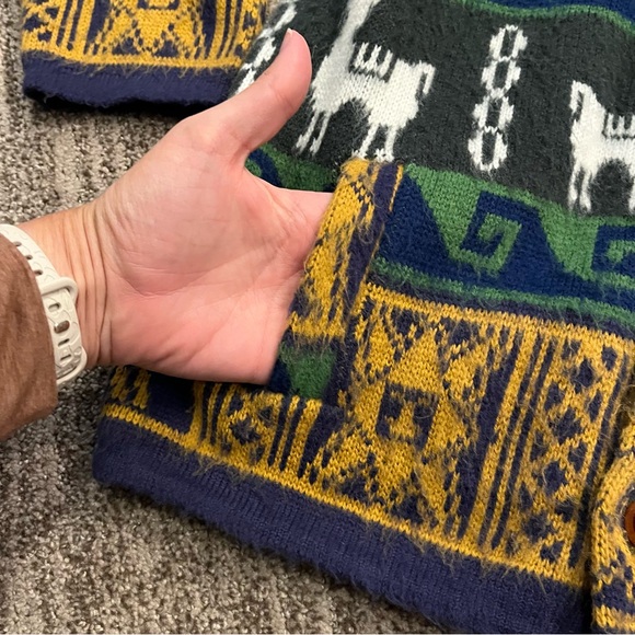 Ruminahui alpaca wool cardigan jacket, kids size Large, hooded - Picture 6 of 6